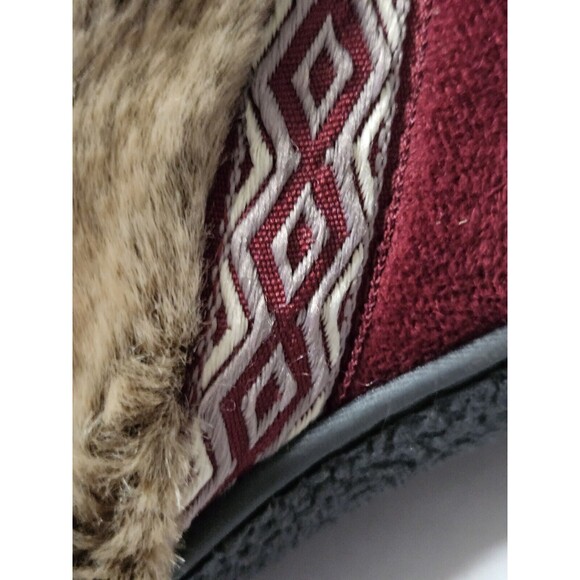 Isotoner Women Smartzone Gel Comfort Technology Red Slippers, Size US 9.5-10 - Picture 3 of 7